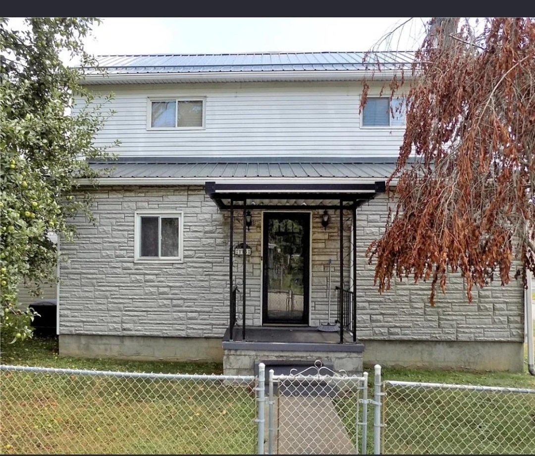 CHARMING AND WELL MAINTAINED HOMES